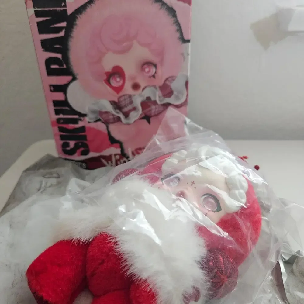 Authentic pop mart skullpanda winter